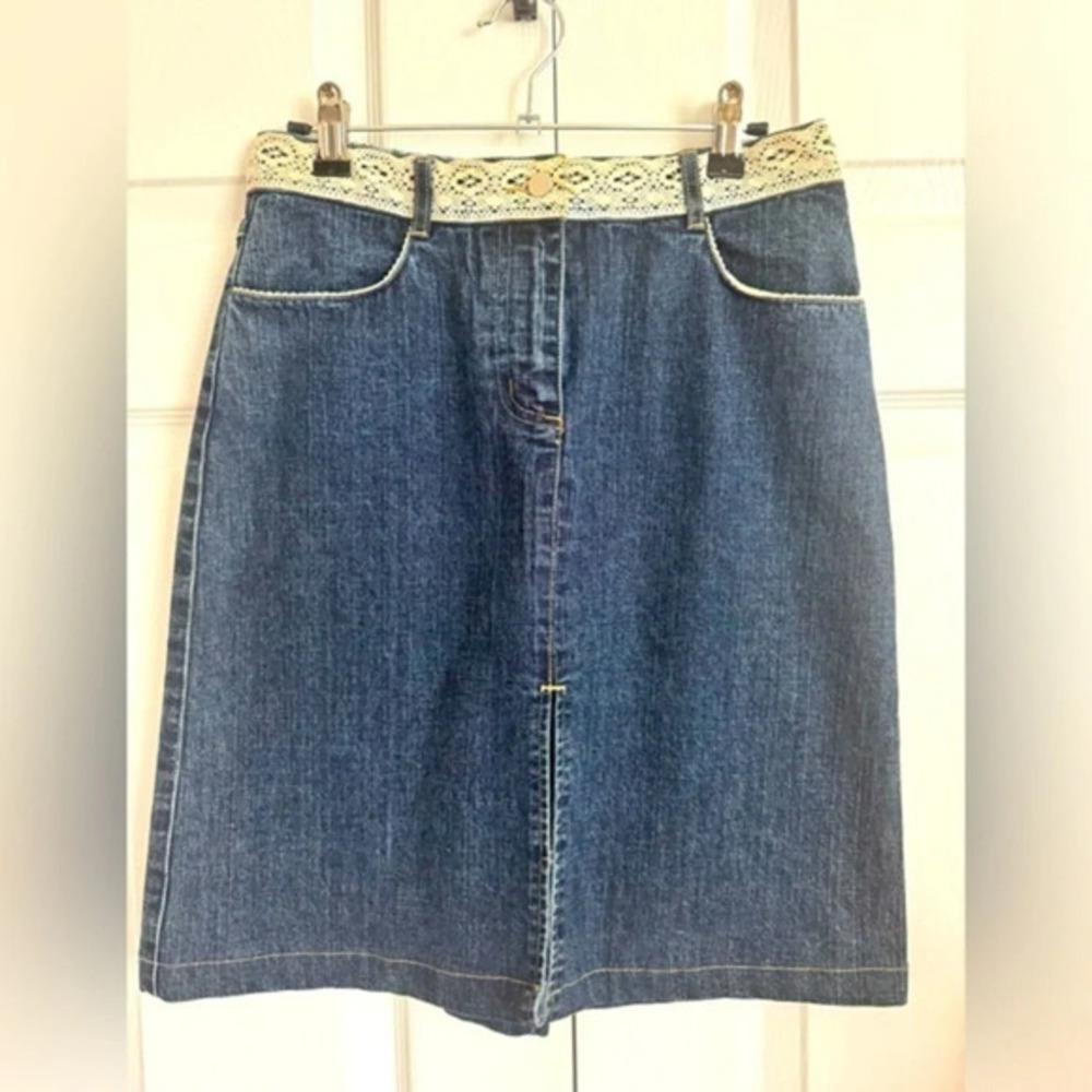 Kenzie woman’s jeans skirt with lace trim size 4
